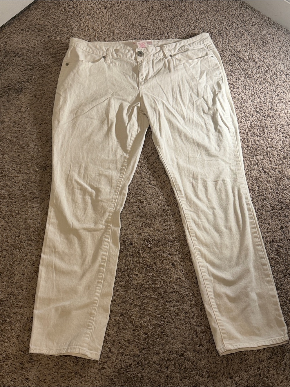 No Boundaries Cream Straight-Leg Jeans